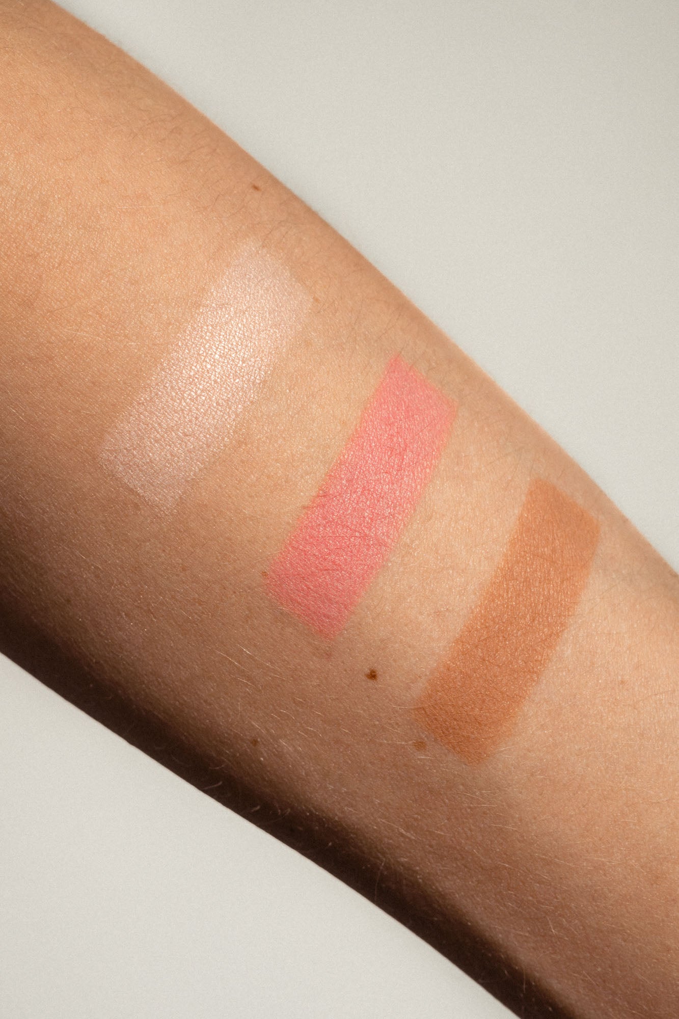 sheer-tone-blush-cherry-bloom-powder-camicbeauty-makeup-pink(6)
